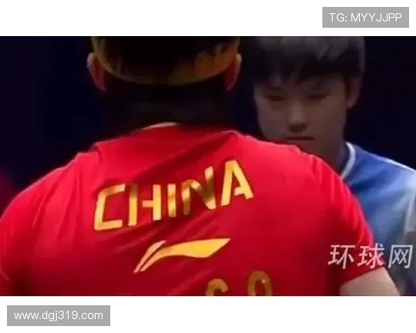 张本智和目睹王楚钦夺冠神情呆滞 张本智和目睹王楚钦夺冠神情呆滞